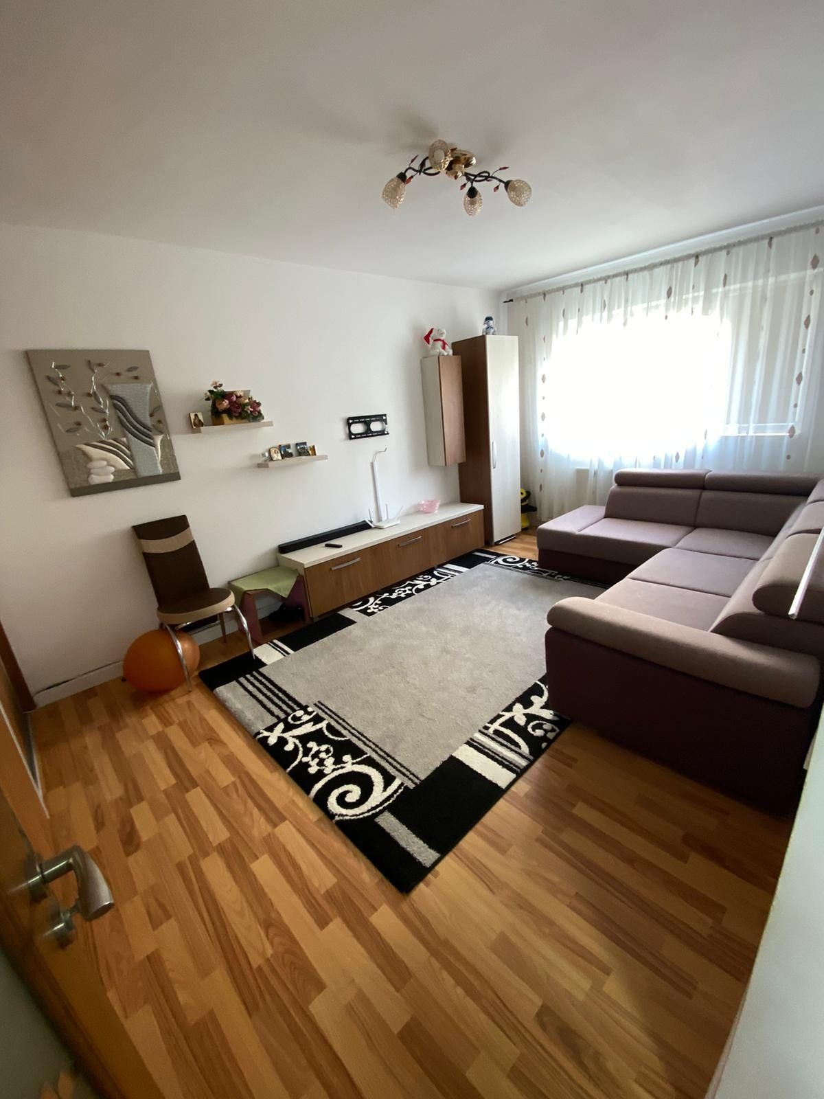 Apartament 3 camere renovat Craiter