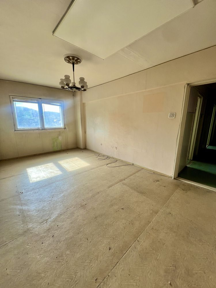 Apartament 3 camere decomandat zona Grivitei