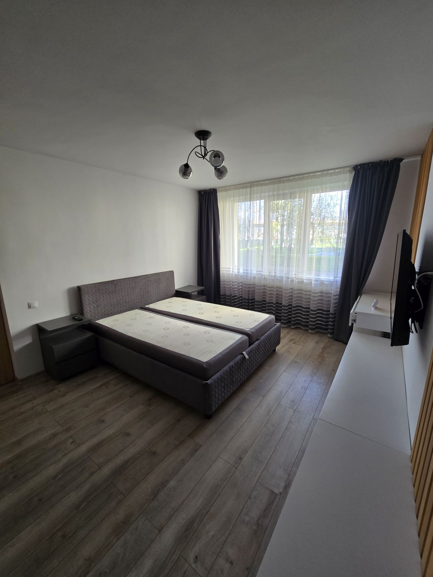 Garsoniera decomandata, renovata Astra