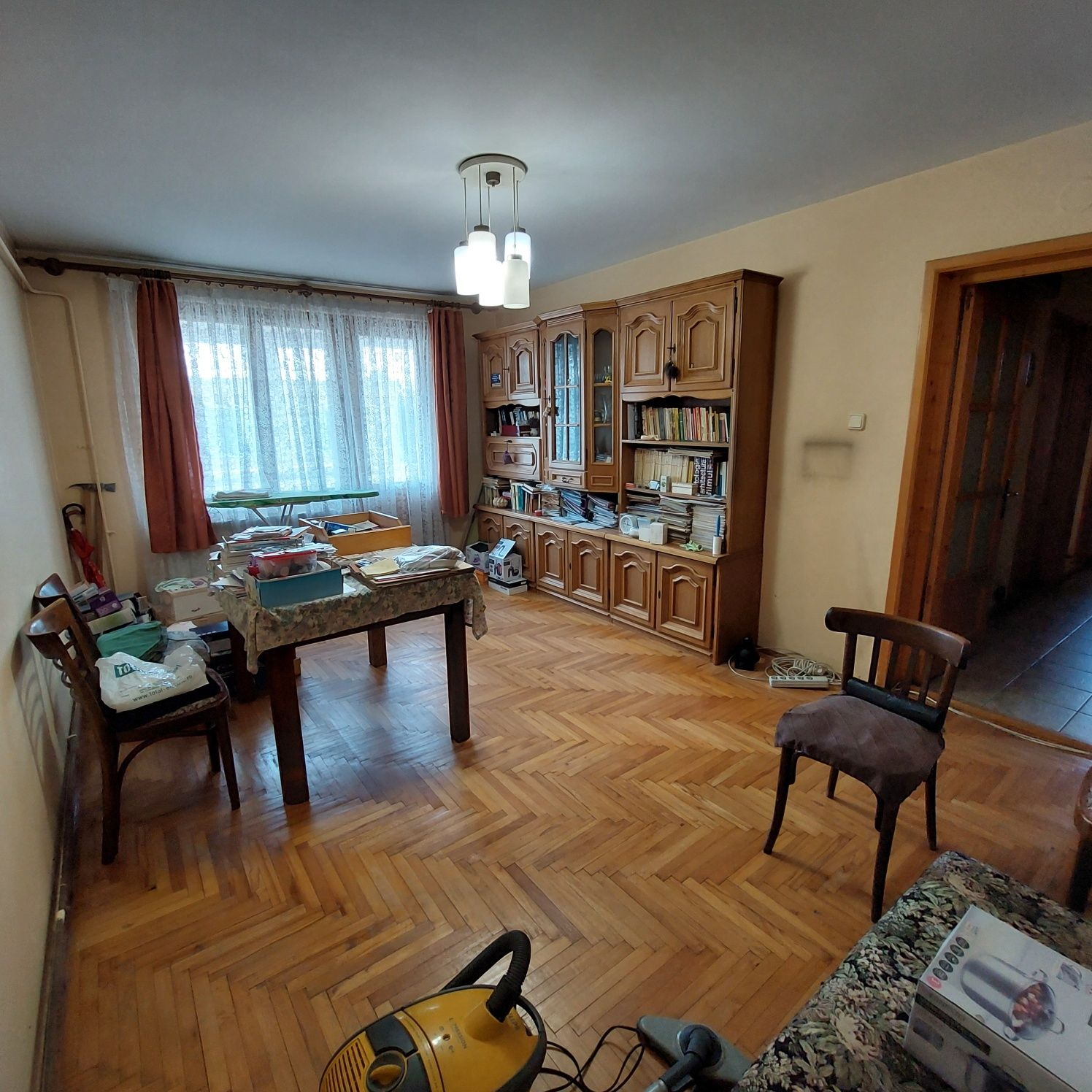 Apartament 4 camere decomandat Tractorul