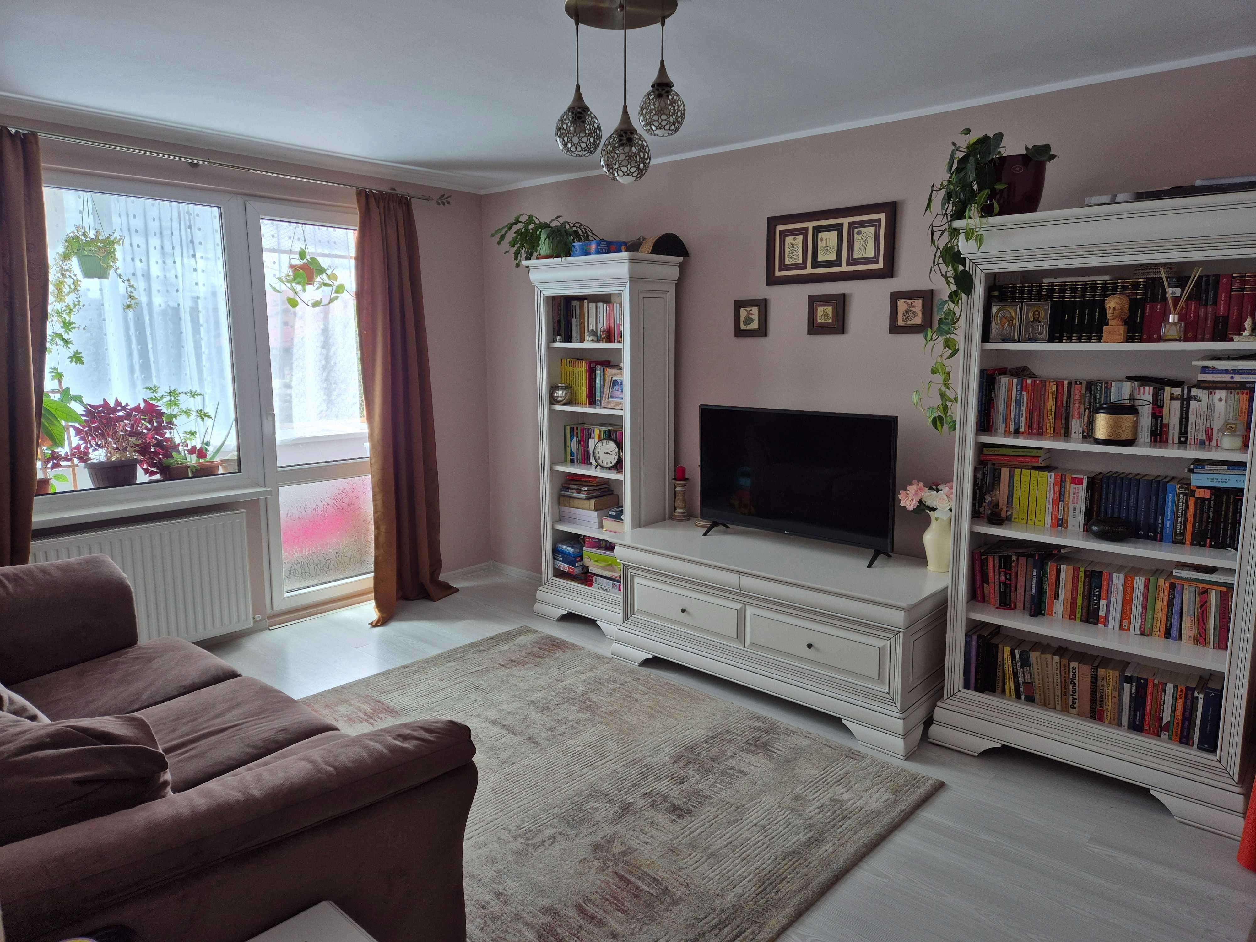 Apartament 2 camere decomandat etajul 1 Craiter