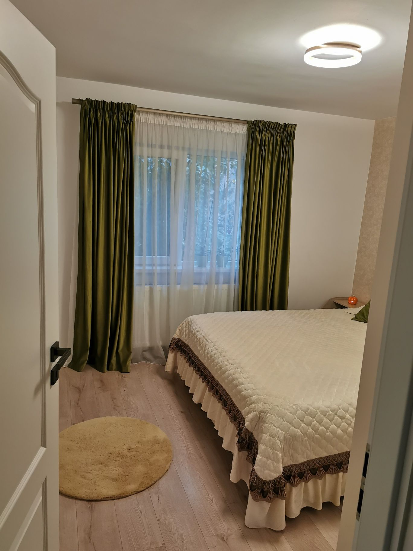 Apartament 3 camere etajul 1 Judetean