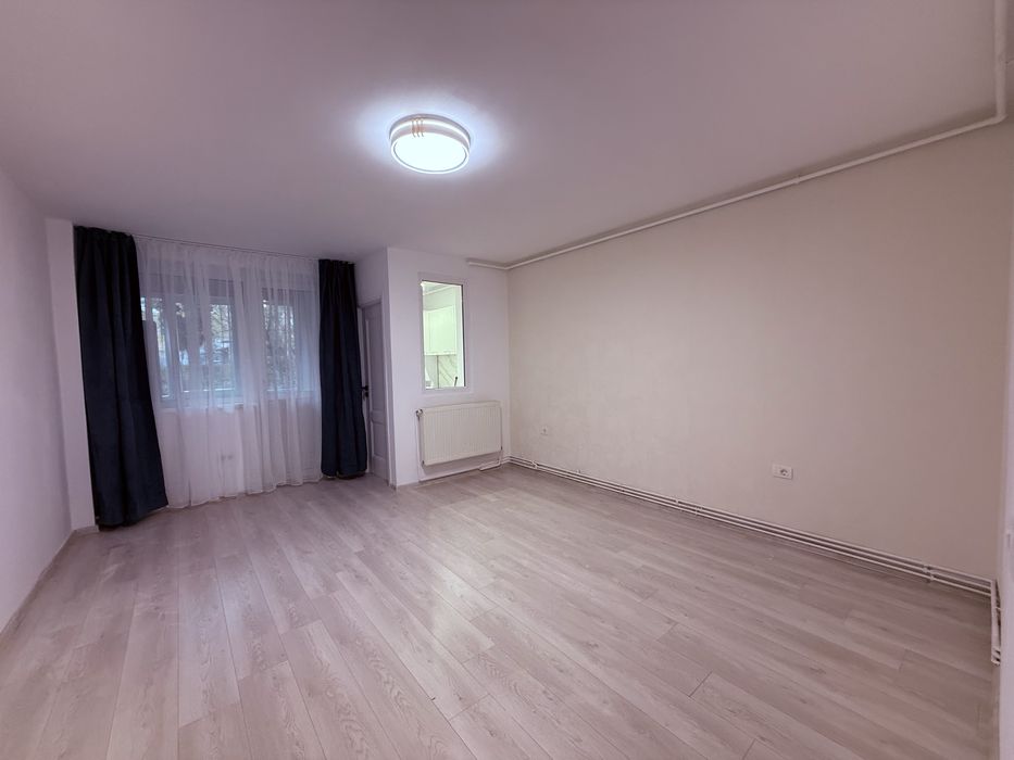 Garsoniera renovata  zona Astra