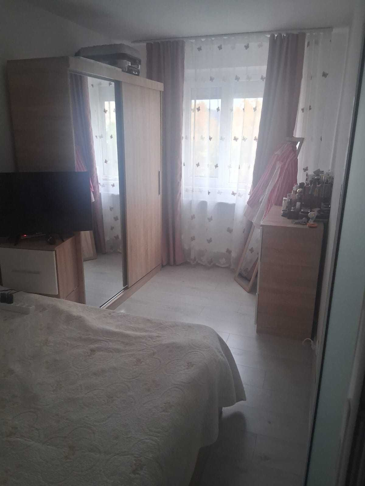 Apartamentament 2 camere decomandat zona Astra