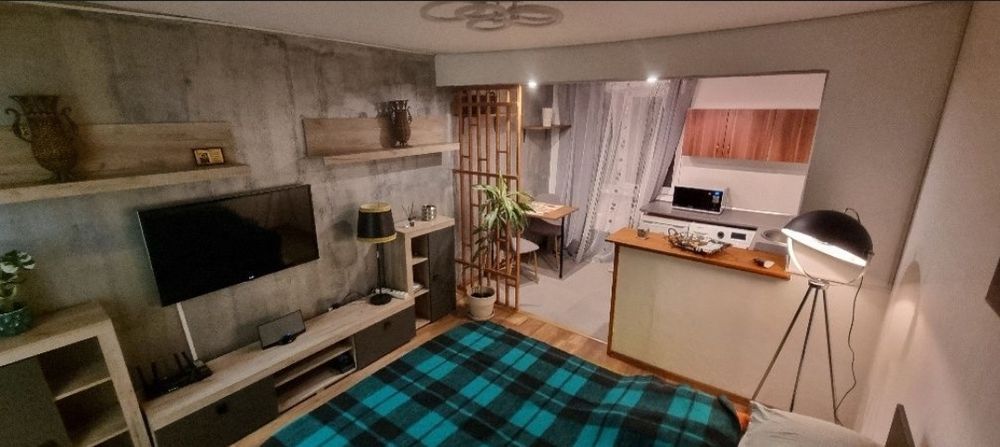 Garsoniera de vanzare zona Tractorul