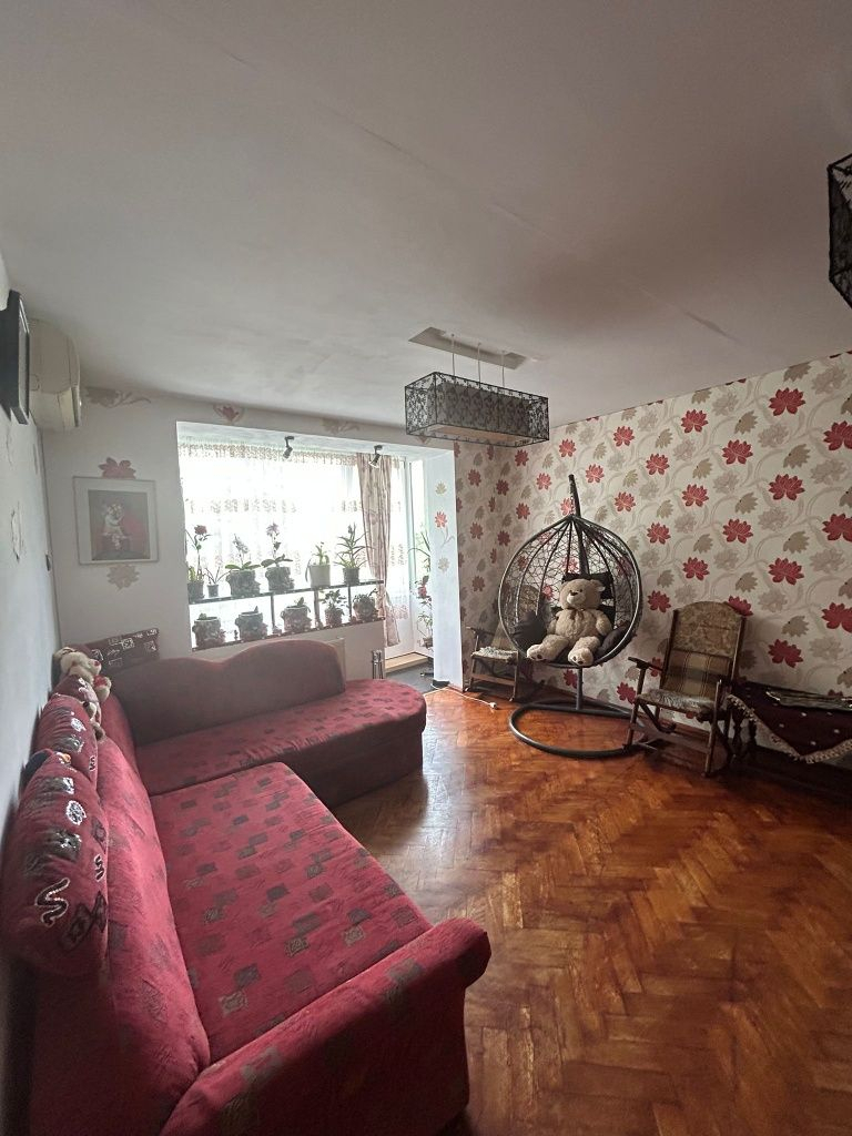 Apartament 3 camere decomandat etaj intermediar Tractorul