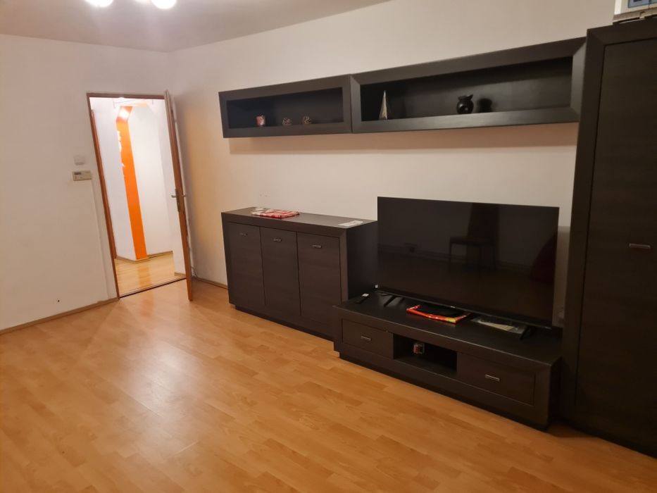 Apartament 2 camere decomandat etaj intermediar Racadau
