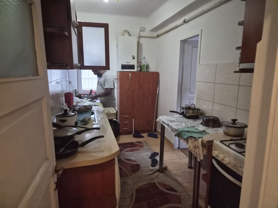 Apartament 2 camere etaj intermediar Centrul Civic