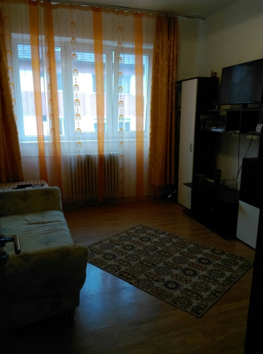 Garsoniera zona Astra Carpatilor