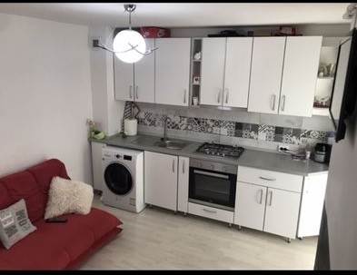 Garsoniera decomandata intrare Racadau, Brasov