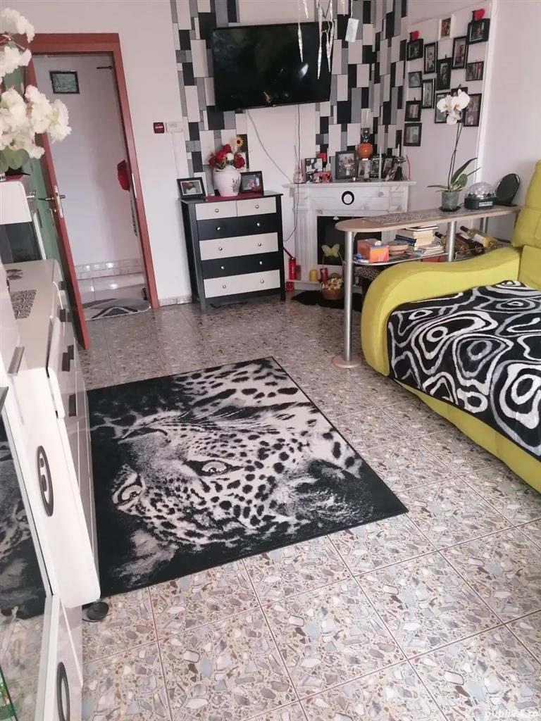 Apartament 3 camere etaj intermediar Calea Bucuresti, Brasov
