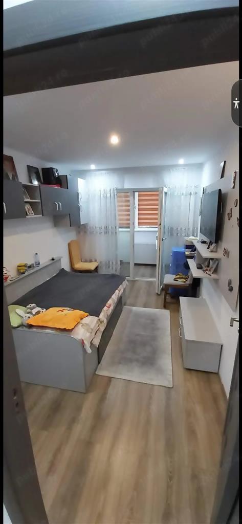 Apartament 3 camere decomandat etajul 2 Calea Bucuresti