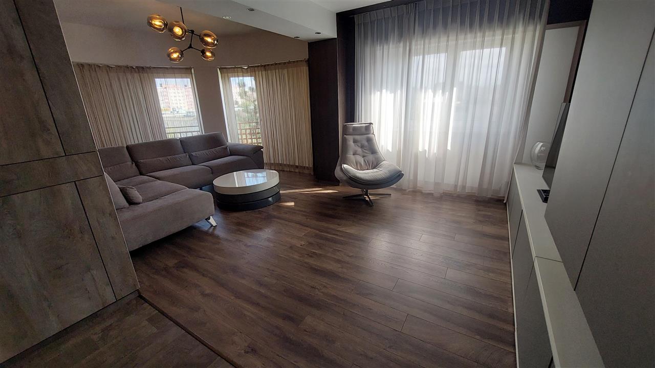 Apartament 4 camere decomandat intrare Racadau