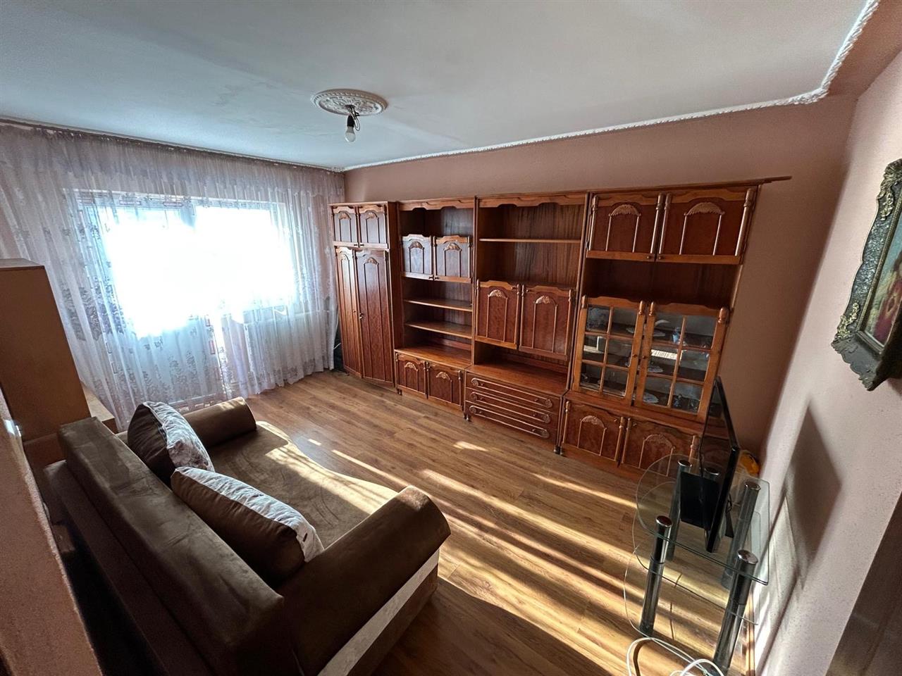 Apartament 2 camere decomandat etaj intermediar Astra-Carpatilor