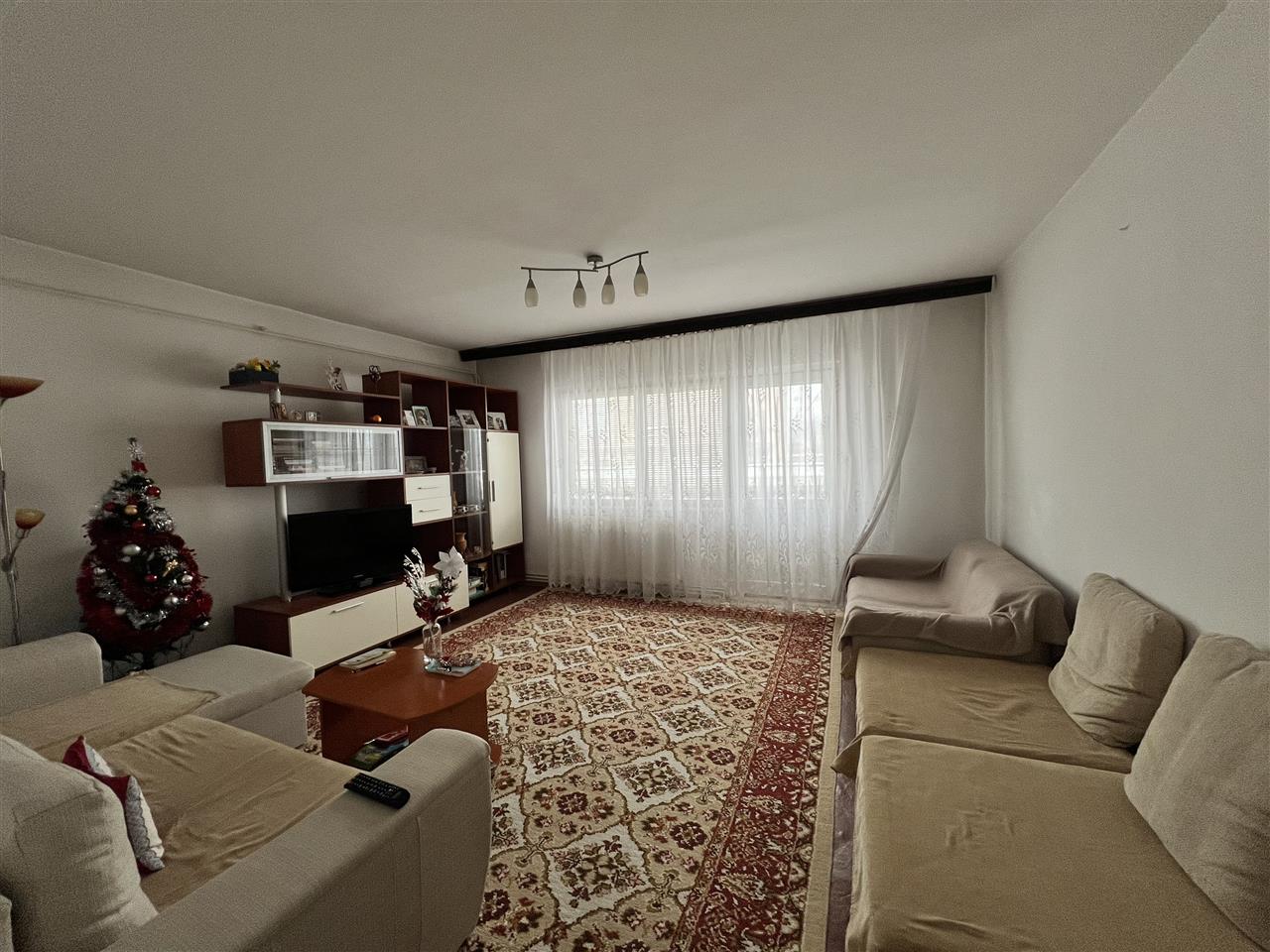 Apartament 3 camere decomandat Astra Carpatilor