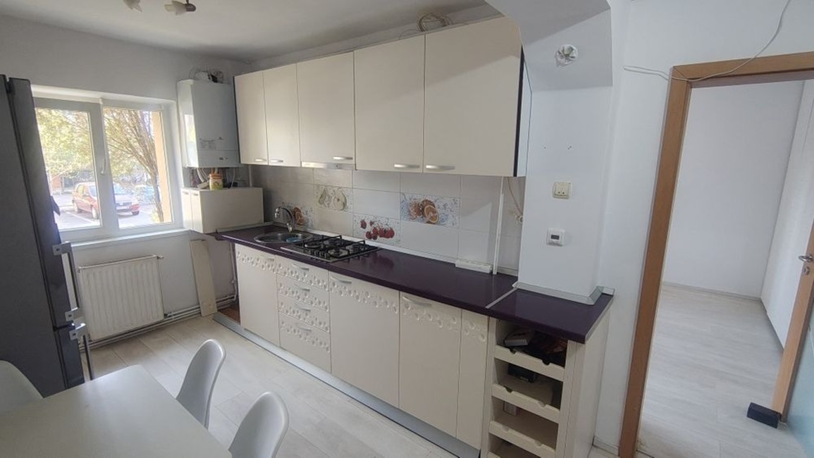 Apartament 3 camere decomandat Racadau