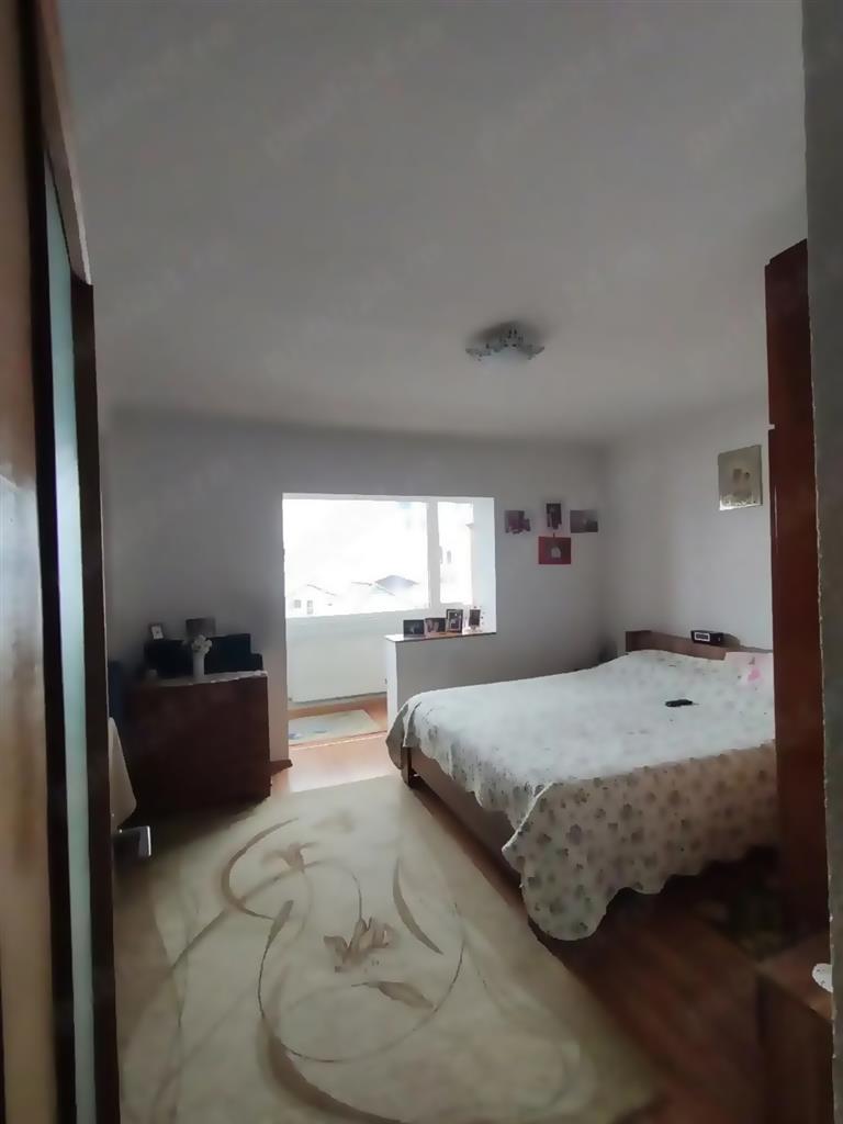 Apartament 3 camere decomandat etaj intermediar Racadau