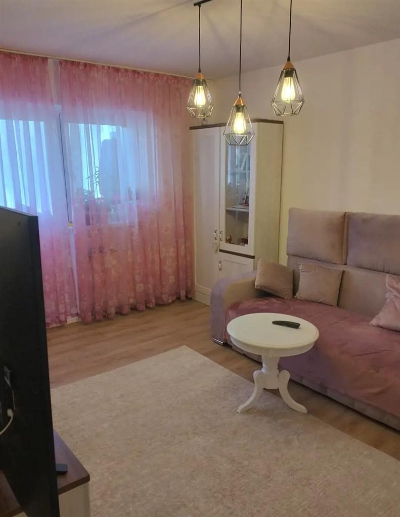 Apartament 2 camere decomandat etajul 2 Tractorul