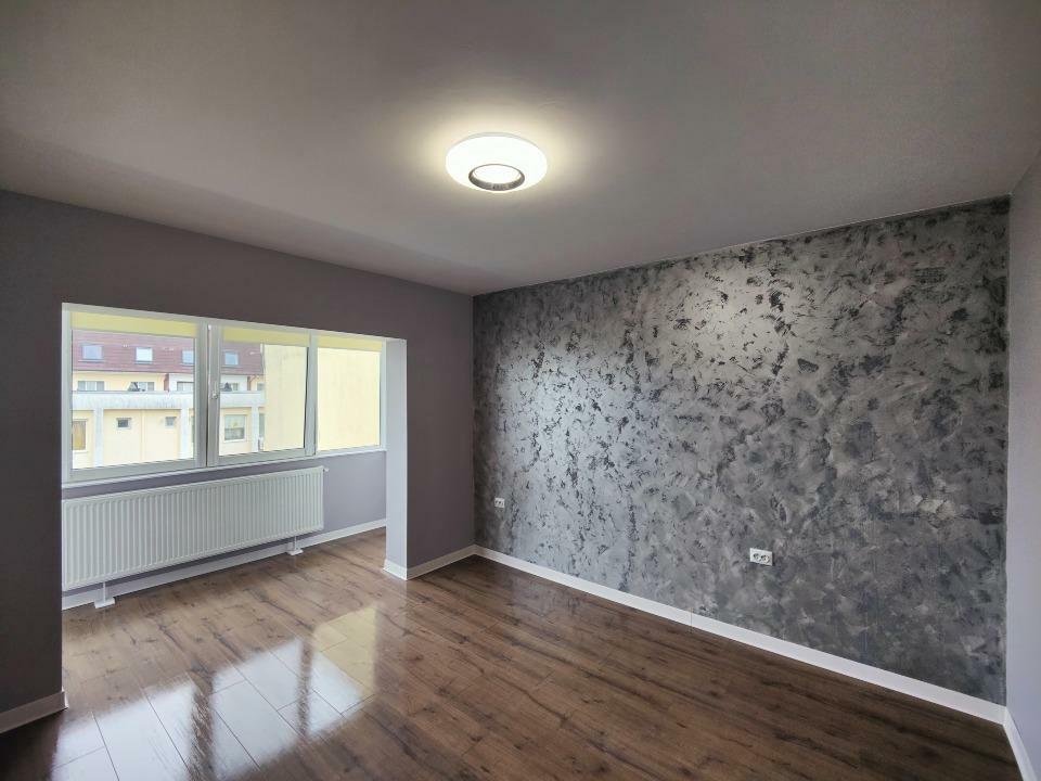 Apartament 2 camere decomandat renovat zona Carpatilor