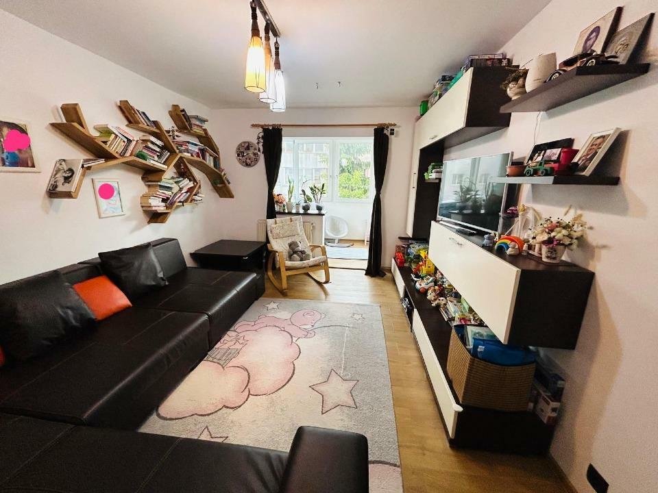 Apartament 3 camere decomandat, 2 bai, zona Vlahuta- Harmanului