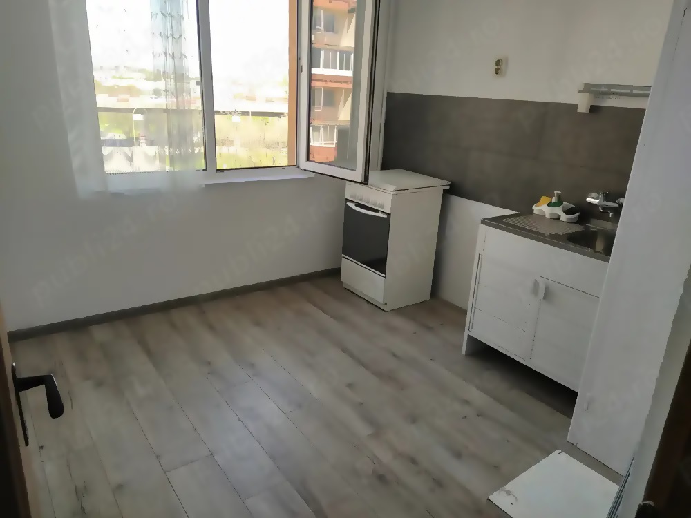 Garsoniera decomandata zona Astra