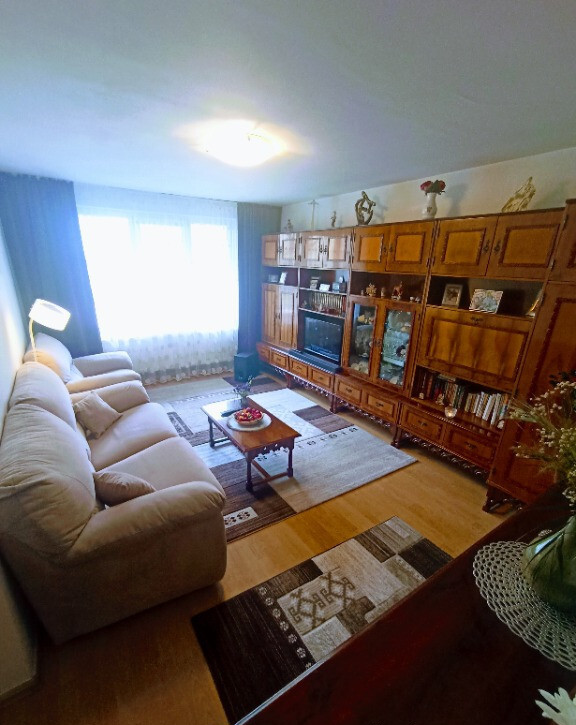 Apartament 3 camere decomandat Tractorul