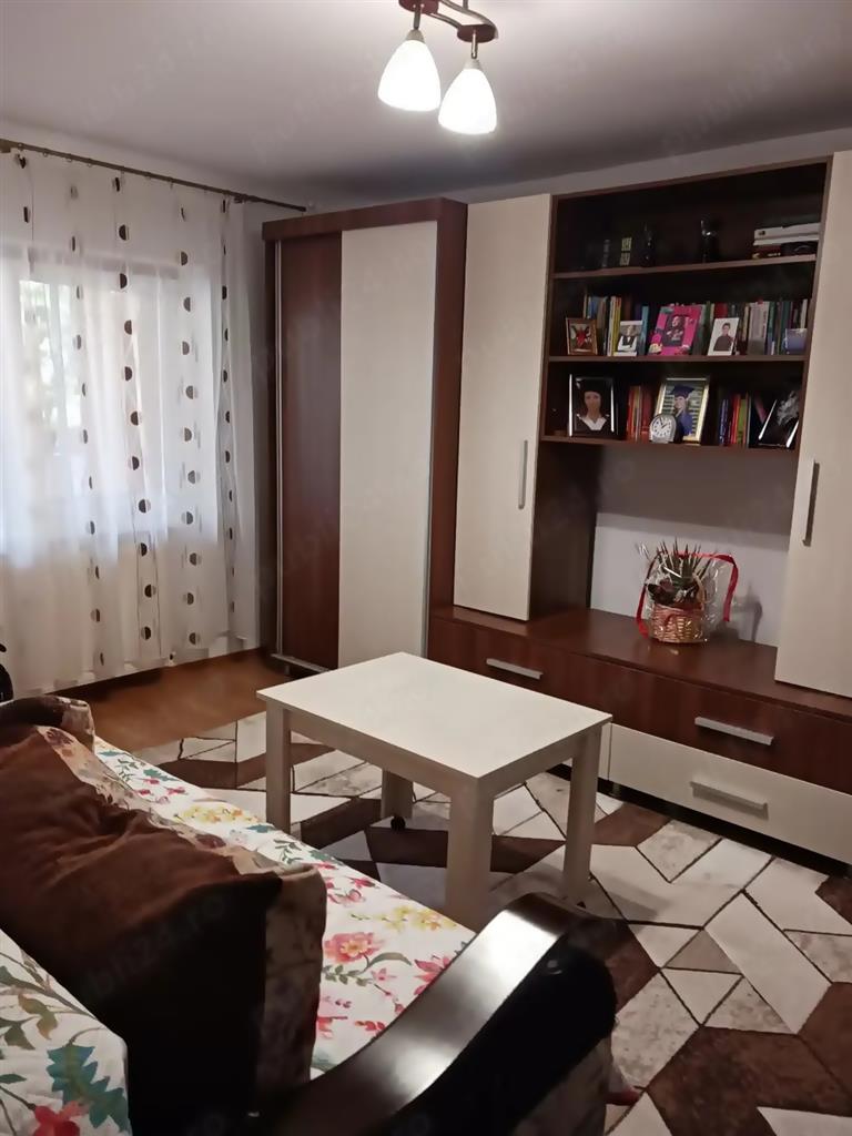 Apartament 2 camere decomandat zona Triaj