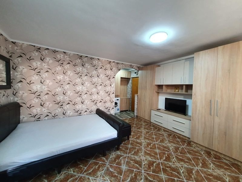 Garsoniera zona Centrul Civic- Toamnei