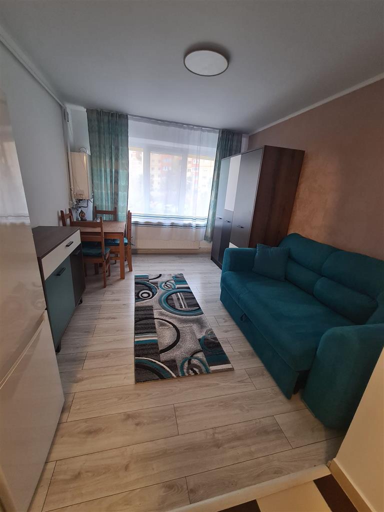 Garsoniera etajul 2 zona Racadau- Carpatilor