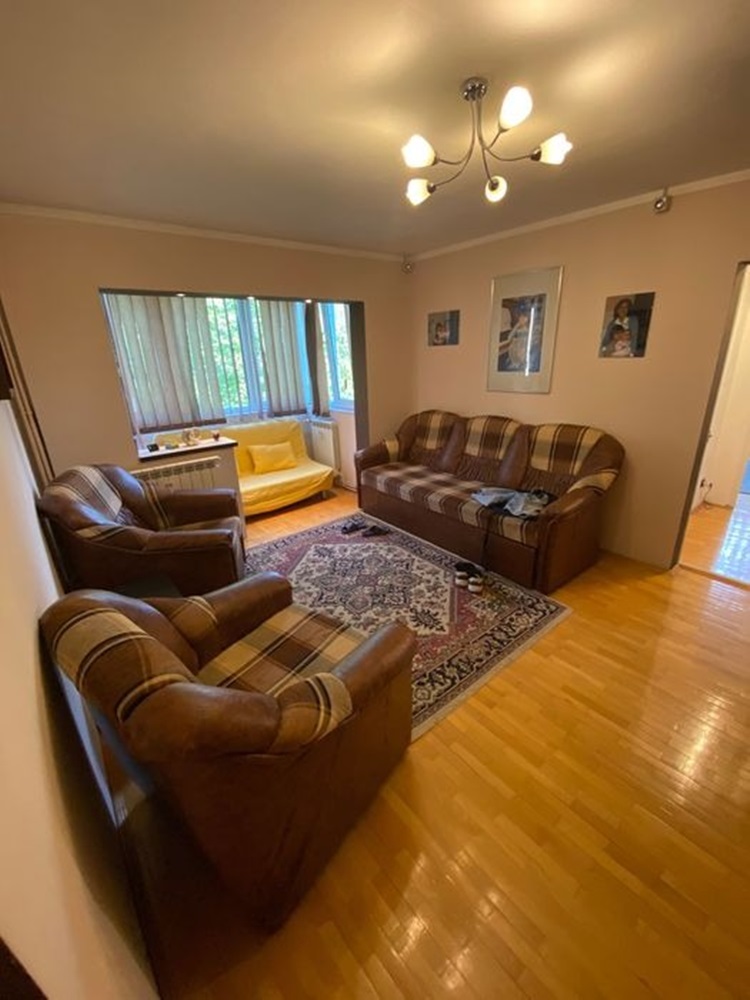 Apartament 2 camere etaj intermediar zona Astra