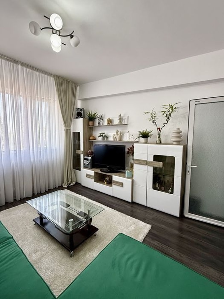 Apartament 2 camere renovat zona Astra