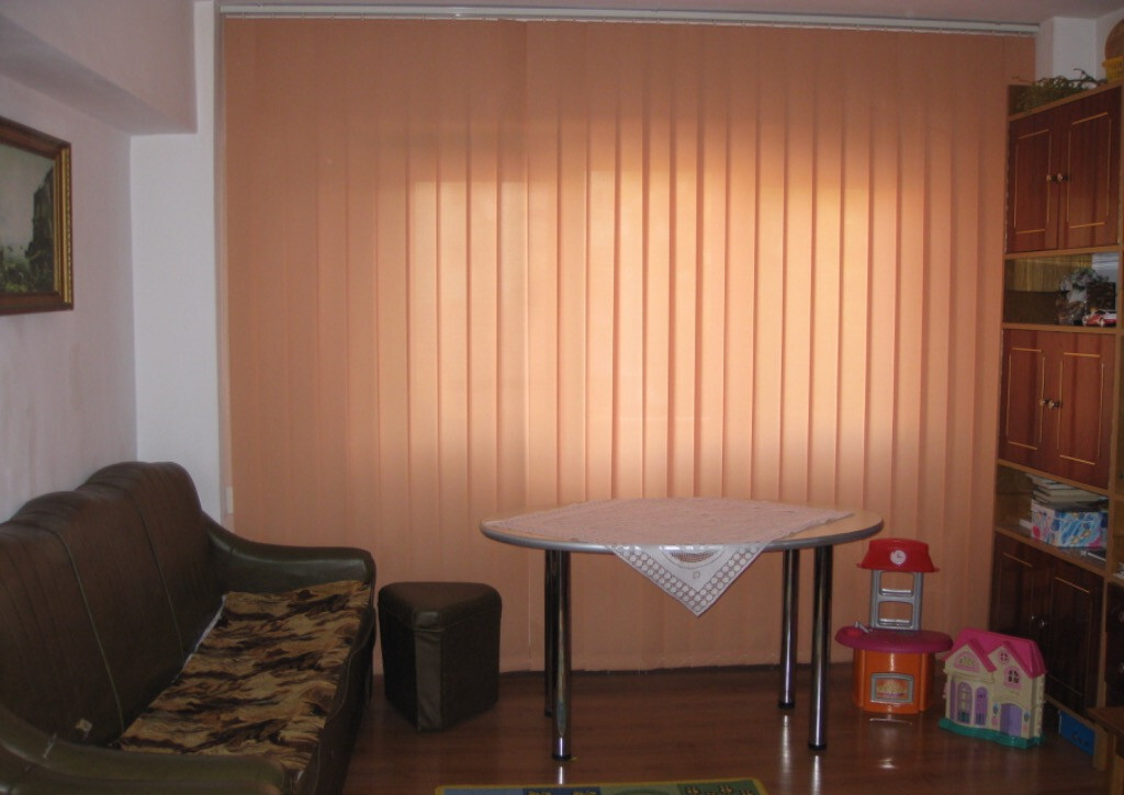 Apartament 3 camere decomandat etajul 1 Noua