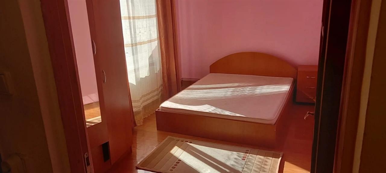 Apartament 2 camere etajul 1 Tractorul