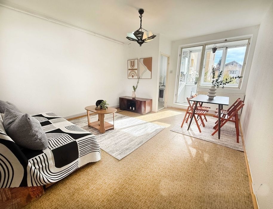 Garsoniera  etajul 1 zona Grivitei