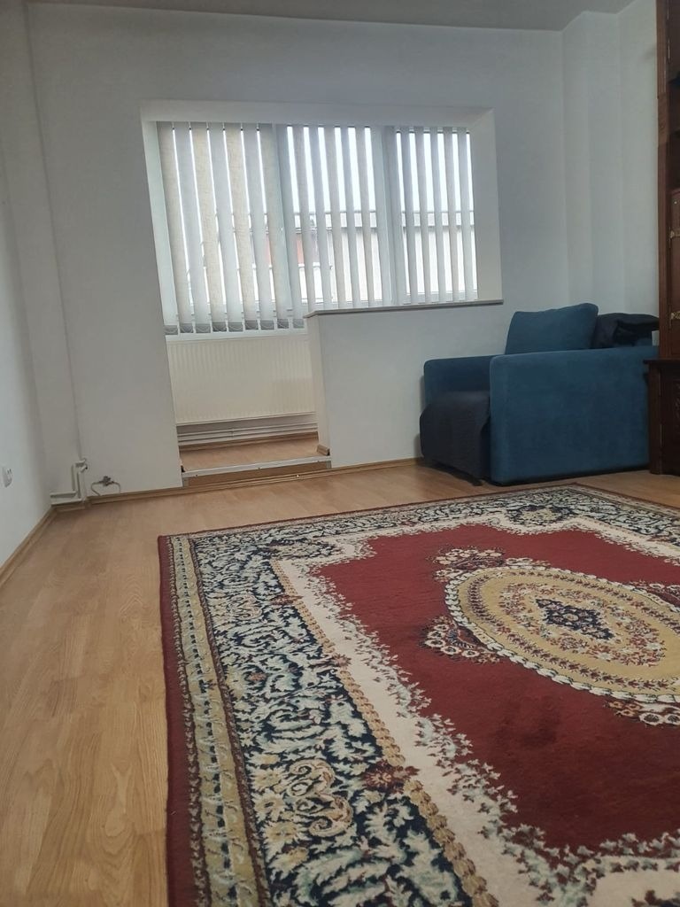 Apartament 3 camere, 2 bai, zona Astra- Carpatilor