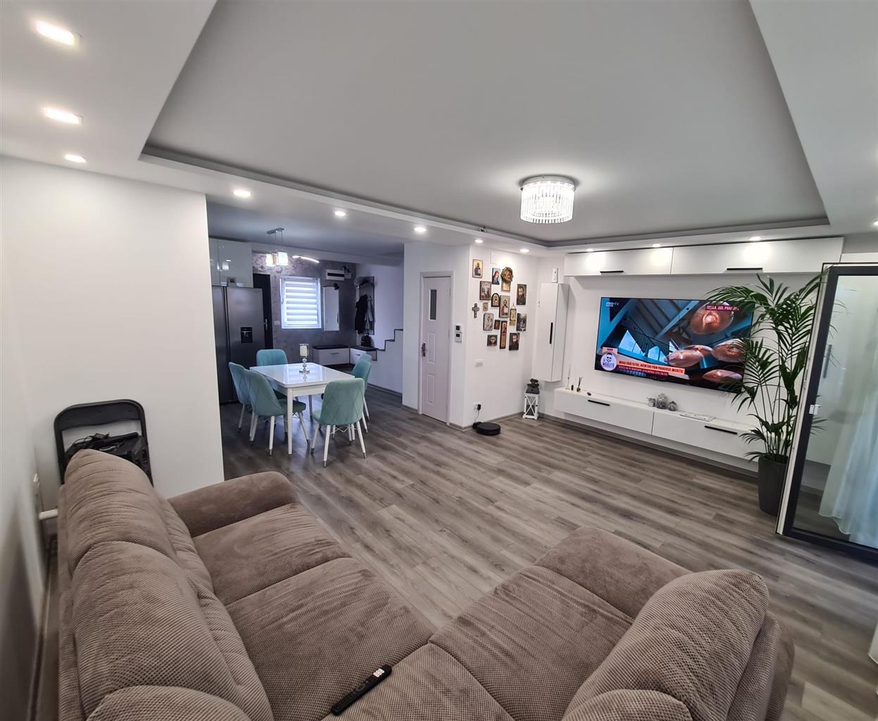 Casa 4 camereTarlungeni, Brasov