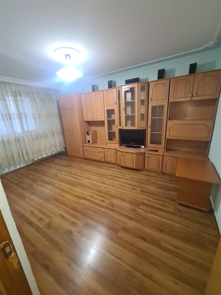 Apartament 2 camere etaj intermediar Astra- Carpatilor