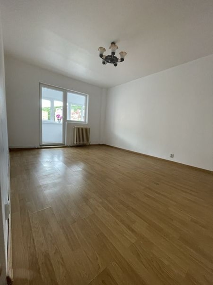 Apartament 2 camere etaj intermediar Racadau