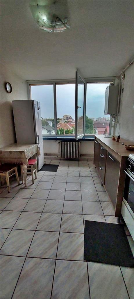 Garsoniera etaj intermediar zona Astra