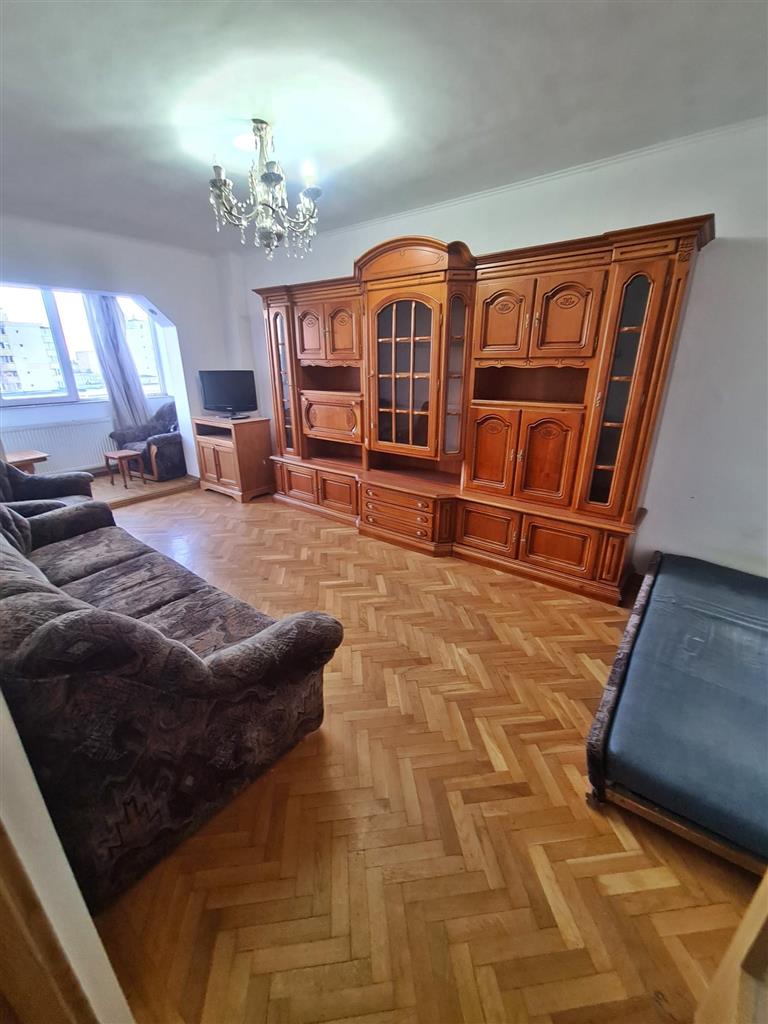 Apartament 3 camere Racadau- Carpatilor