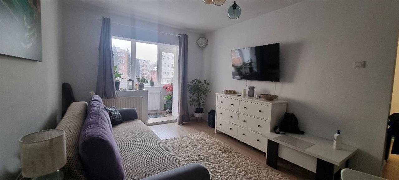 Apartament 3 camere, 2 bai, 2 balcoane etajul 1 Astra- Carpatilor