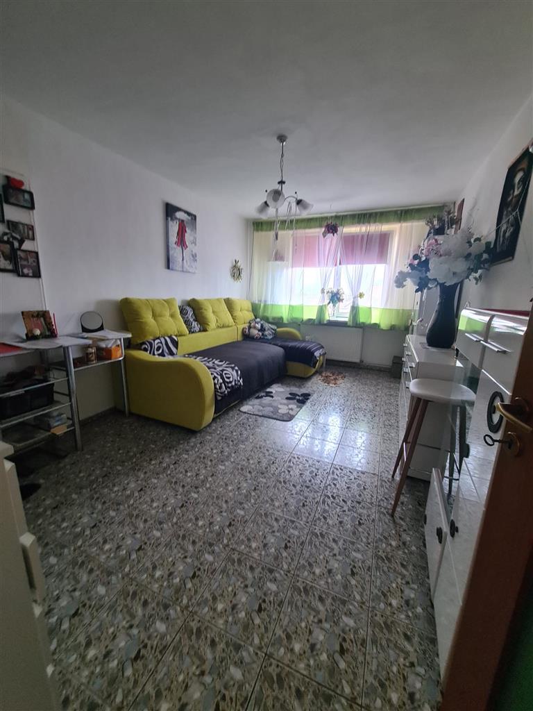 Apartament 3 camere etaj intermediar Calea Bucuresti, Brasov