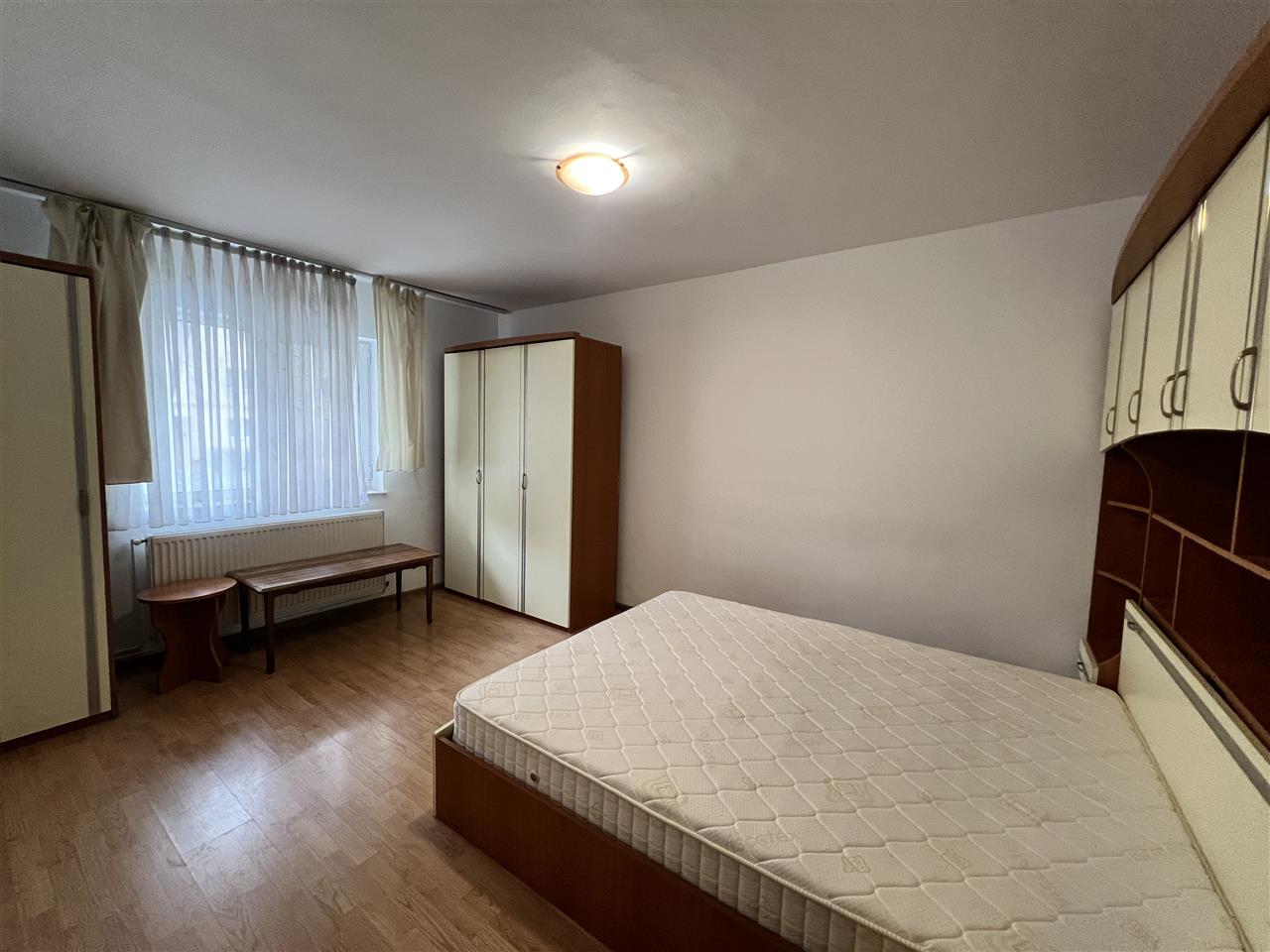 Apartament 2 camere decomandat intrare Racadau- Carpatilor