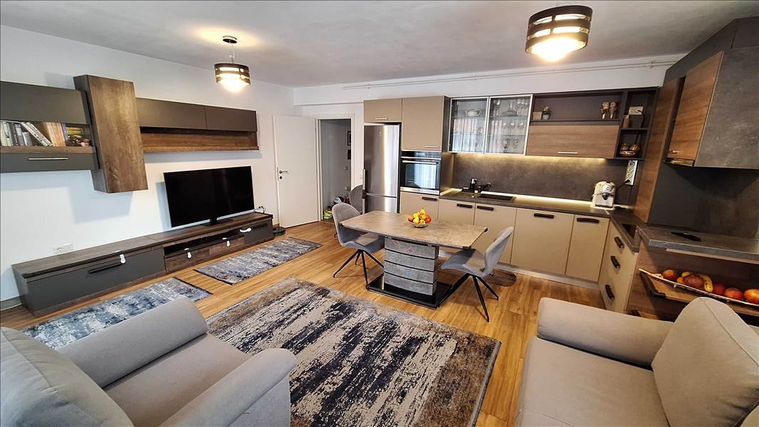 Vanzare apartament 3 camere decomandat bloc nou Gemenii, Brasov