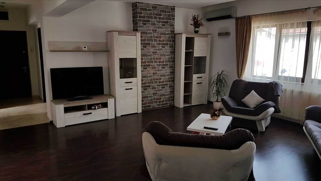 Vanzare apartament 3 camere renovat Zona Central, Brasov