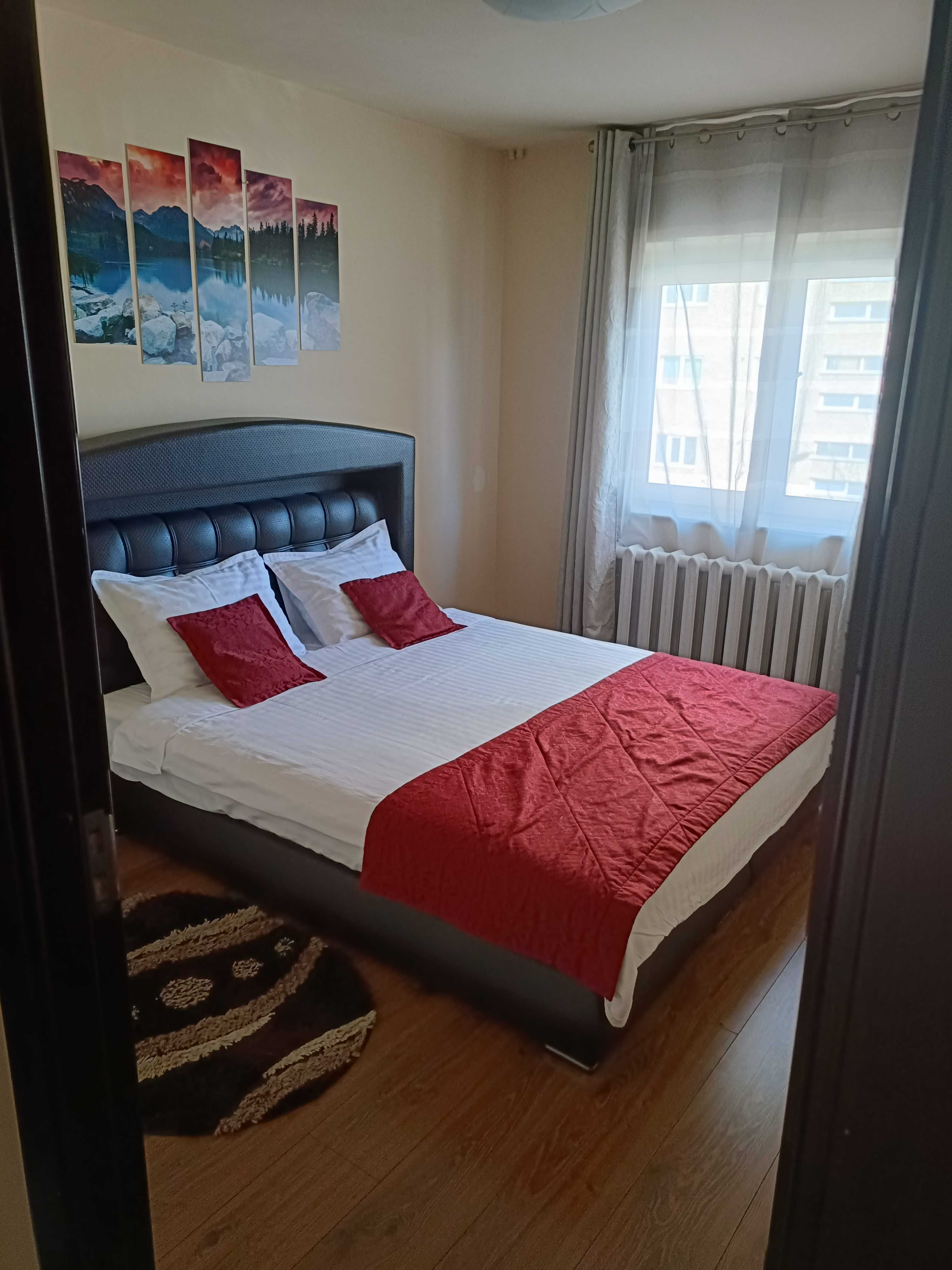 Apartament 3 camere decomandat Centrul Civic