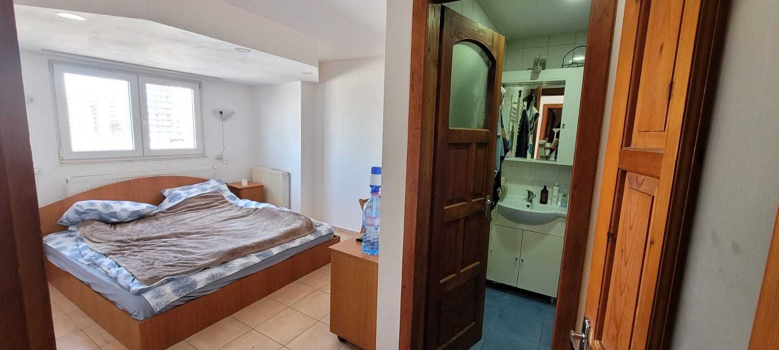 Apartament 4 camere decomandat etaj intermediar Tractorul