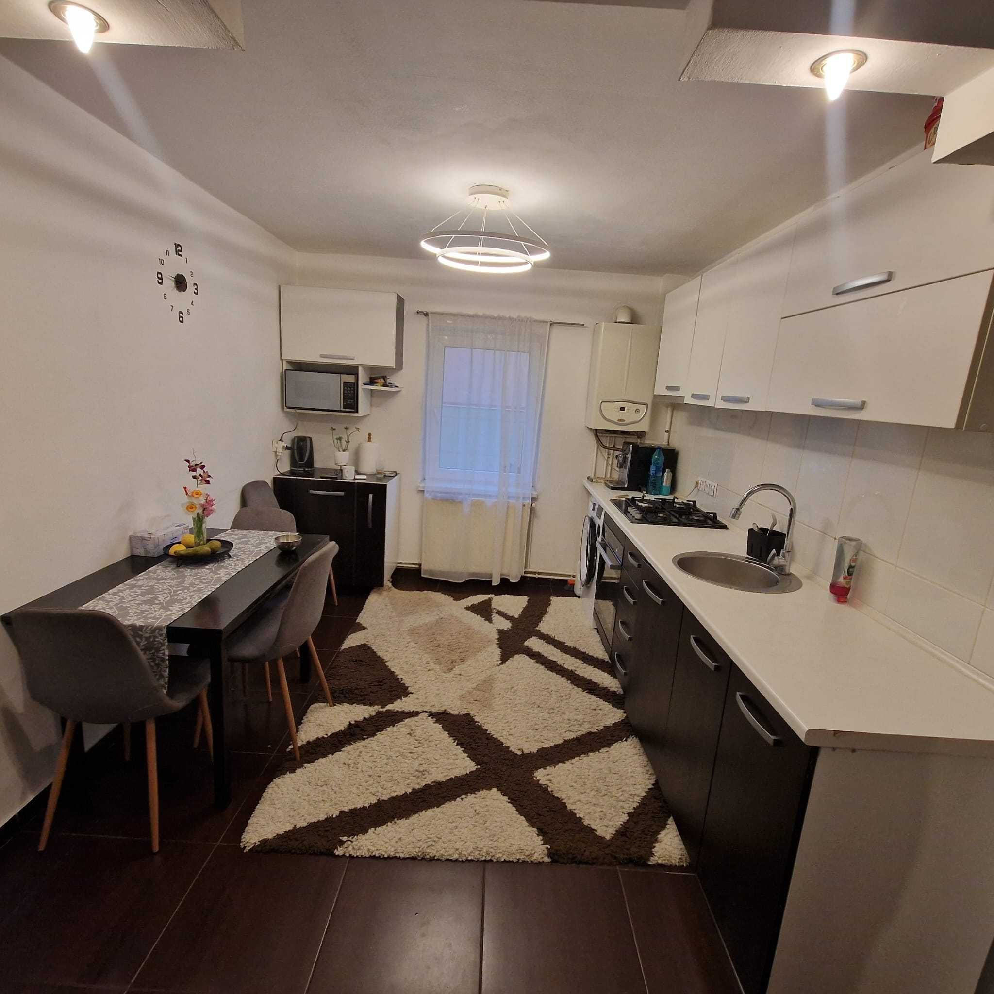 Apartament 2 camere decomandat Racadau- Parcul Trandafirilor