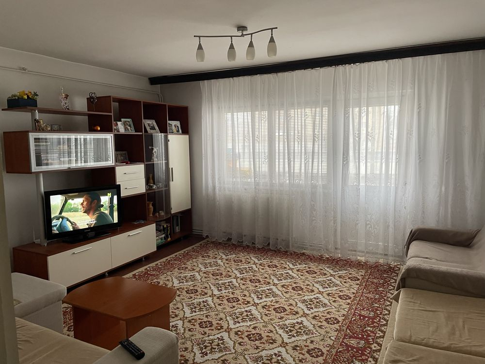 Apartament 3 camere decomandat Astra Carpatilor