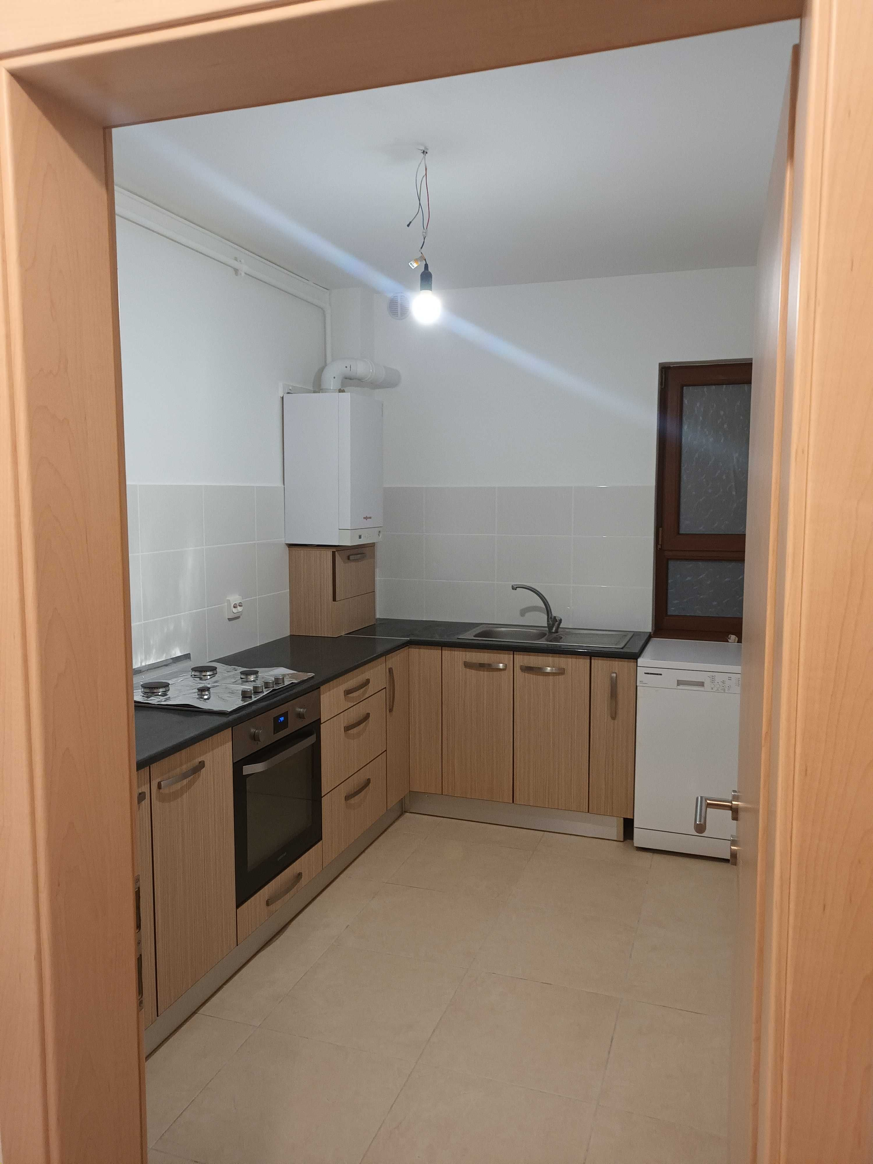 Apartament 3 camere etaj intermediar Tractorul